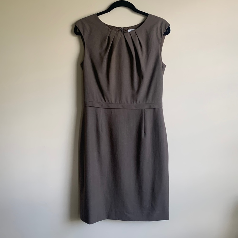 Tahari Arthur S. Levine - brown dress